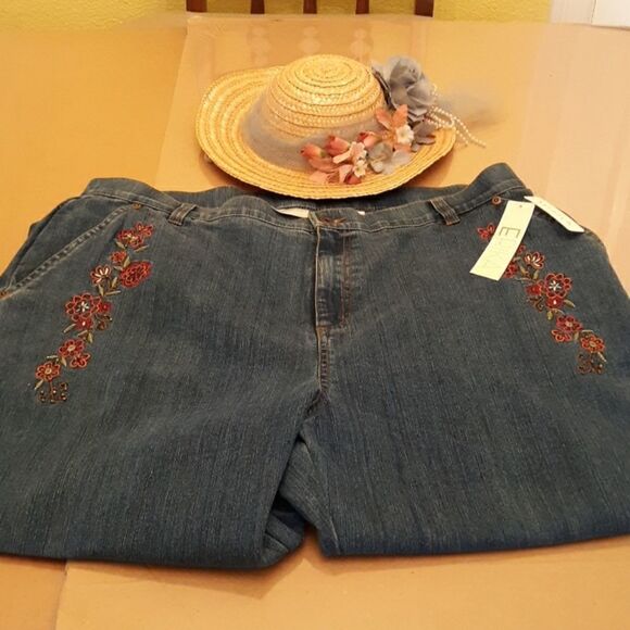 Erika stretch front flowered jeans NWT - Picture 3 of 8